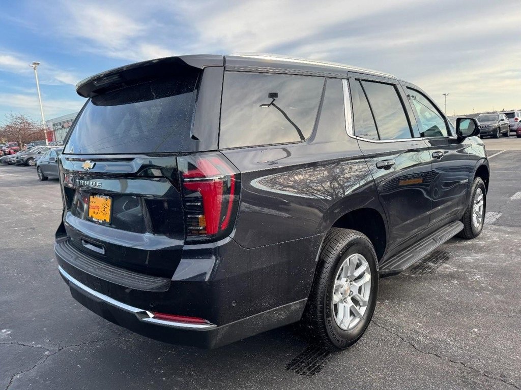 Used 2025 Chevrolet Tahoe LS image 3