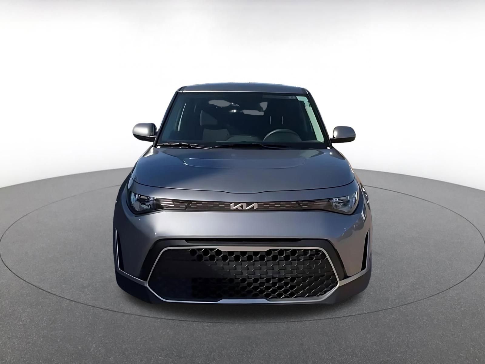 Used 2025 Kia Soul LX w/ LX Technology Package image 4