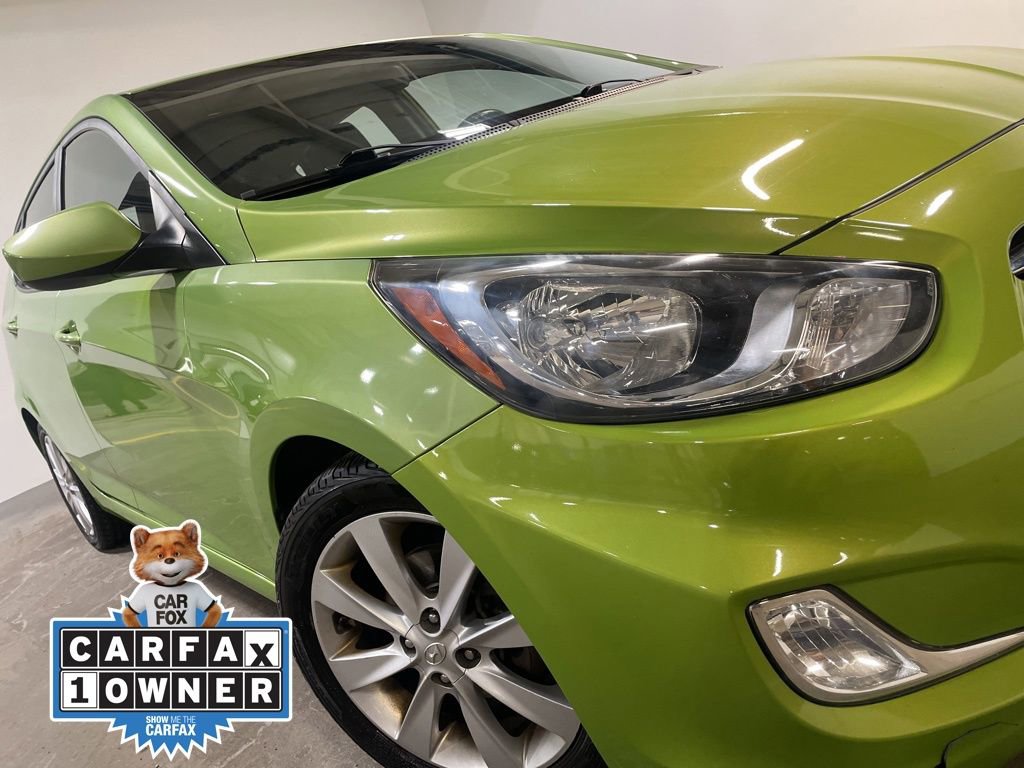 Used 2012 Hyundai Accent SE video 2