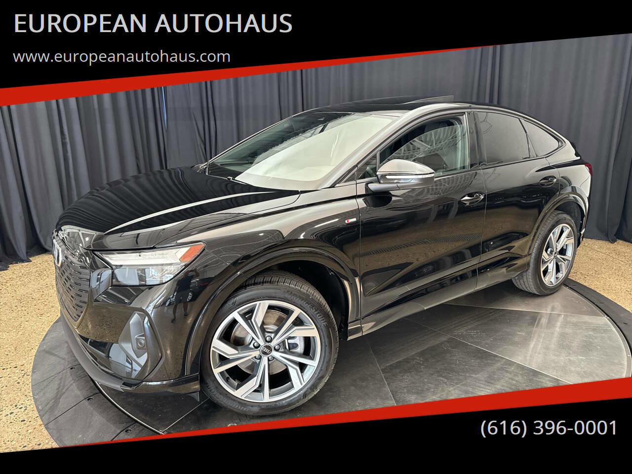 Used 2024 Audi Q4 e-tron Premium w/ Convenience Package image 1