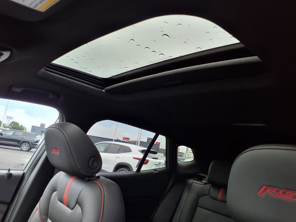 New 2025 Chevrolet Trax RS w/ Sunroof Package FWD image 16