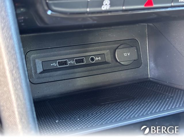 Used 2020 Volkswagen Atlas Cross Sport SEL image 26