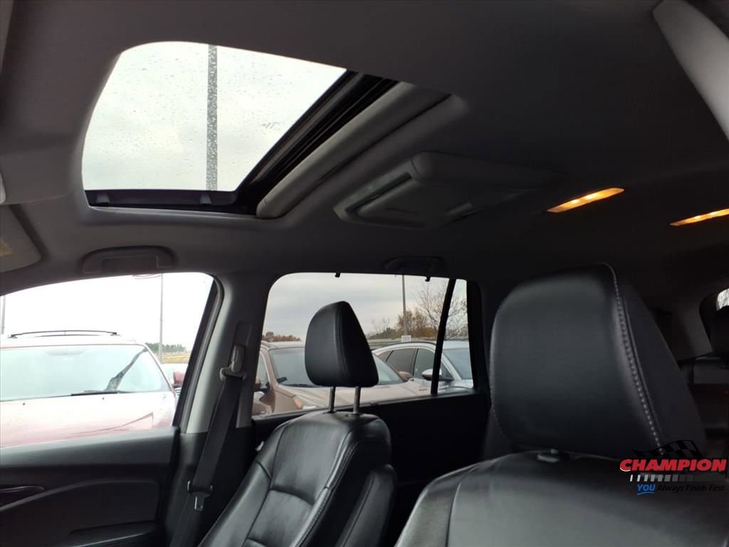 Used 2016 Honda Pilot Touring image 17