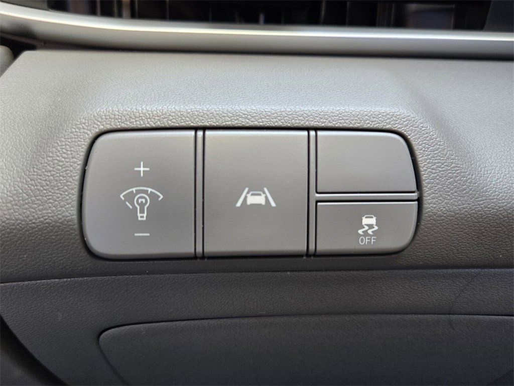 Certified 2023 Hyundai Elantra SEL image 28