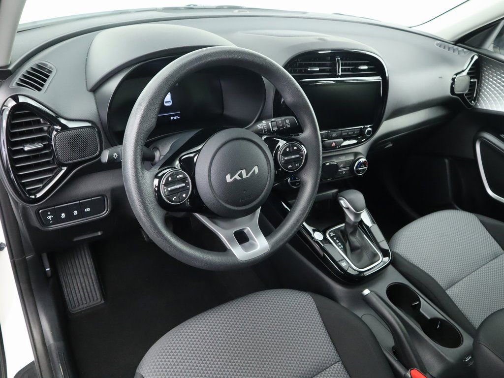 Used 2023 Kia Soul S image 9