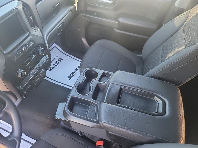 Used 2022 Chevrolet Silverado 2500 Custom w/ Custom Value Package image 18