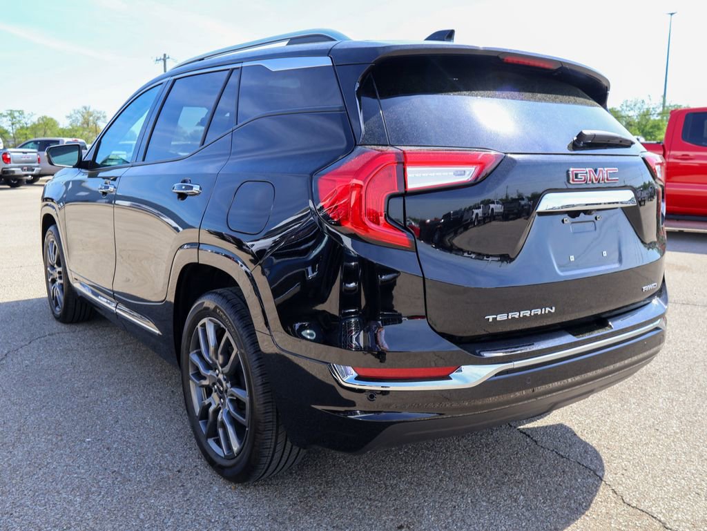 Used 2024 GMC Terrain Denali w/ Black Diamond Edition image 30