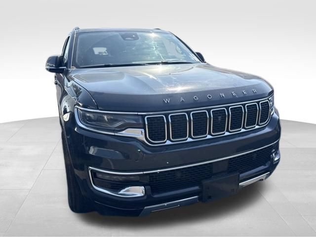 Used 2023 Jeep Wagoneer L Series III w/ Premium Group I AWD/4WD image 5