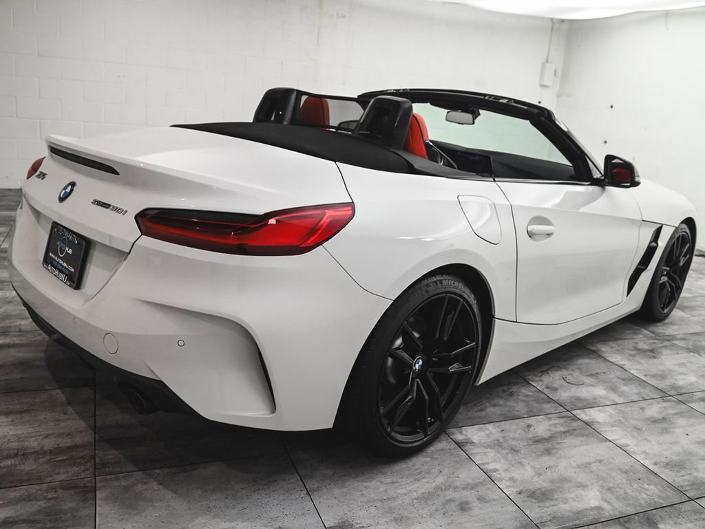 Used 2024 BMW Z4 sDrive30i w/ Shadowloine Package image 7
