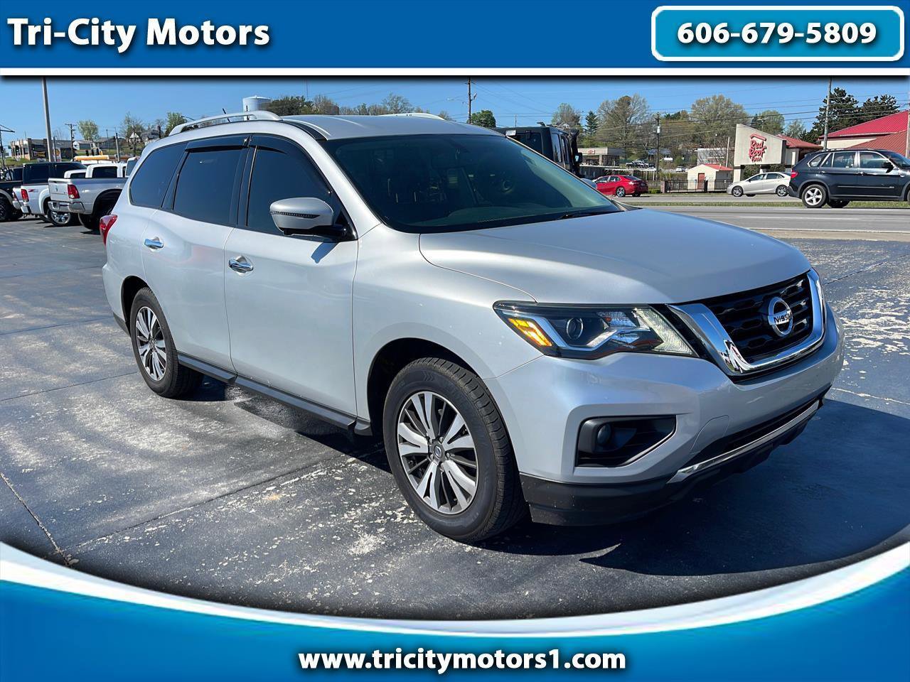 Used 2017 Nissan Pathfinder SL AWD/4WD image 1