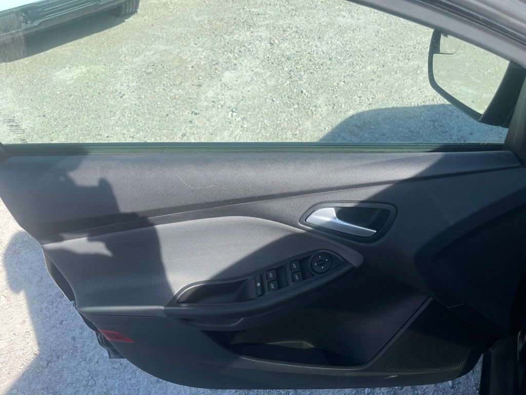 Used 2014 Ford Focus SE FWD image 15