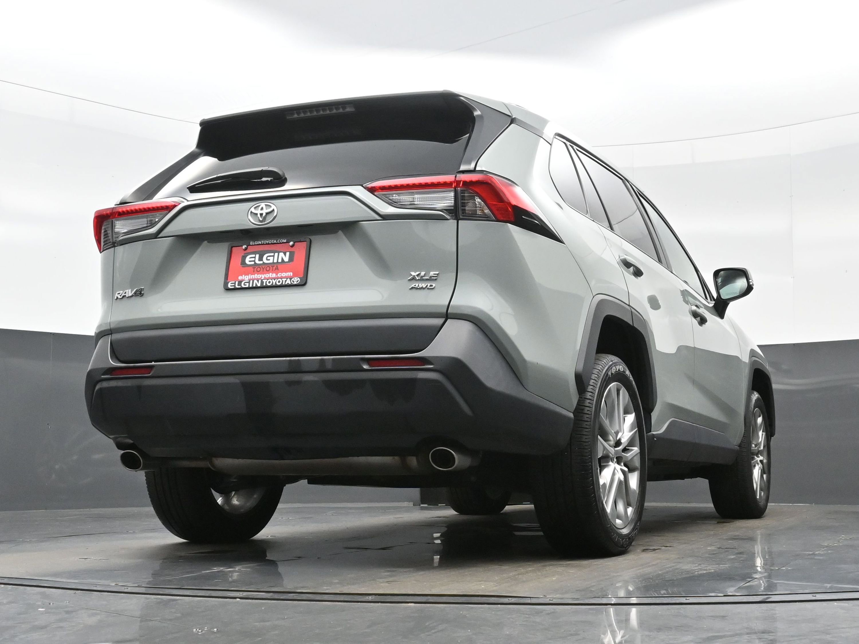 Used 2023 Toyota RAV4 XLE Premium AWD/4WD image 33