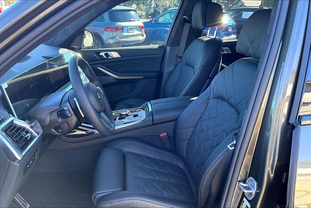 New 2026 BMW X7 xDrive40i w/ M Sport Package AWD/4WD image 8