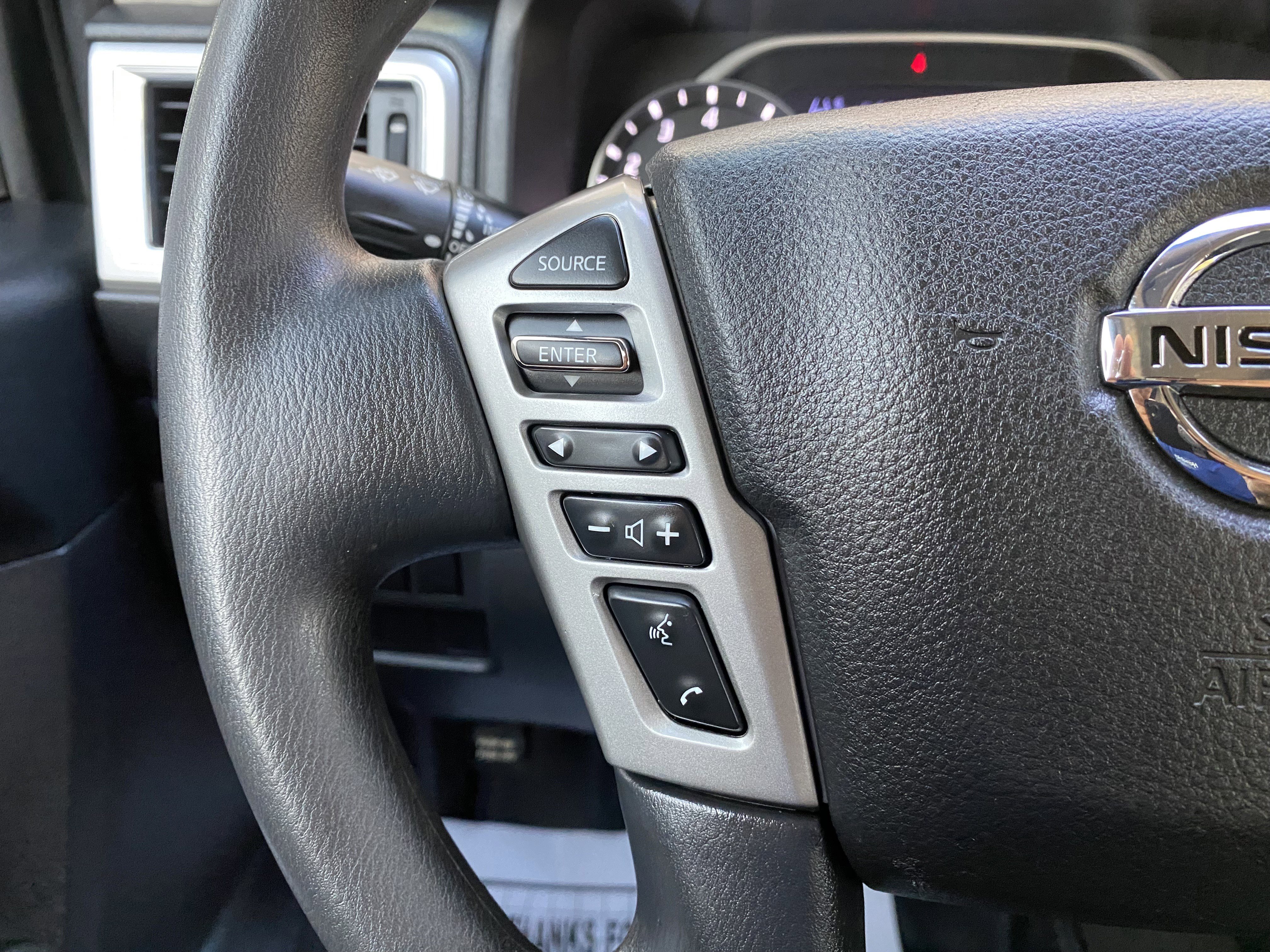 Used 2021 Nissan Titan SV AWD/4WD image 20