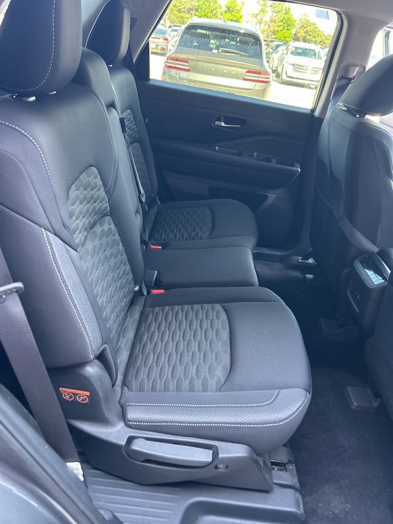 Used 2022 Nissan Pathfinder SV AWD/4WD image 14