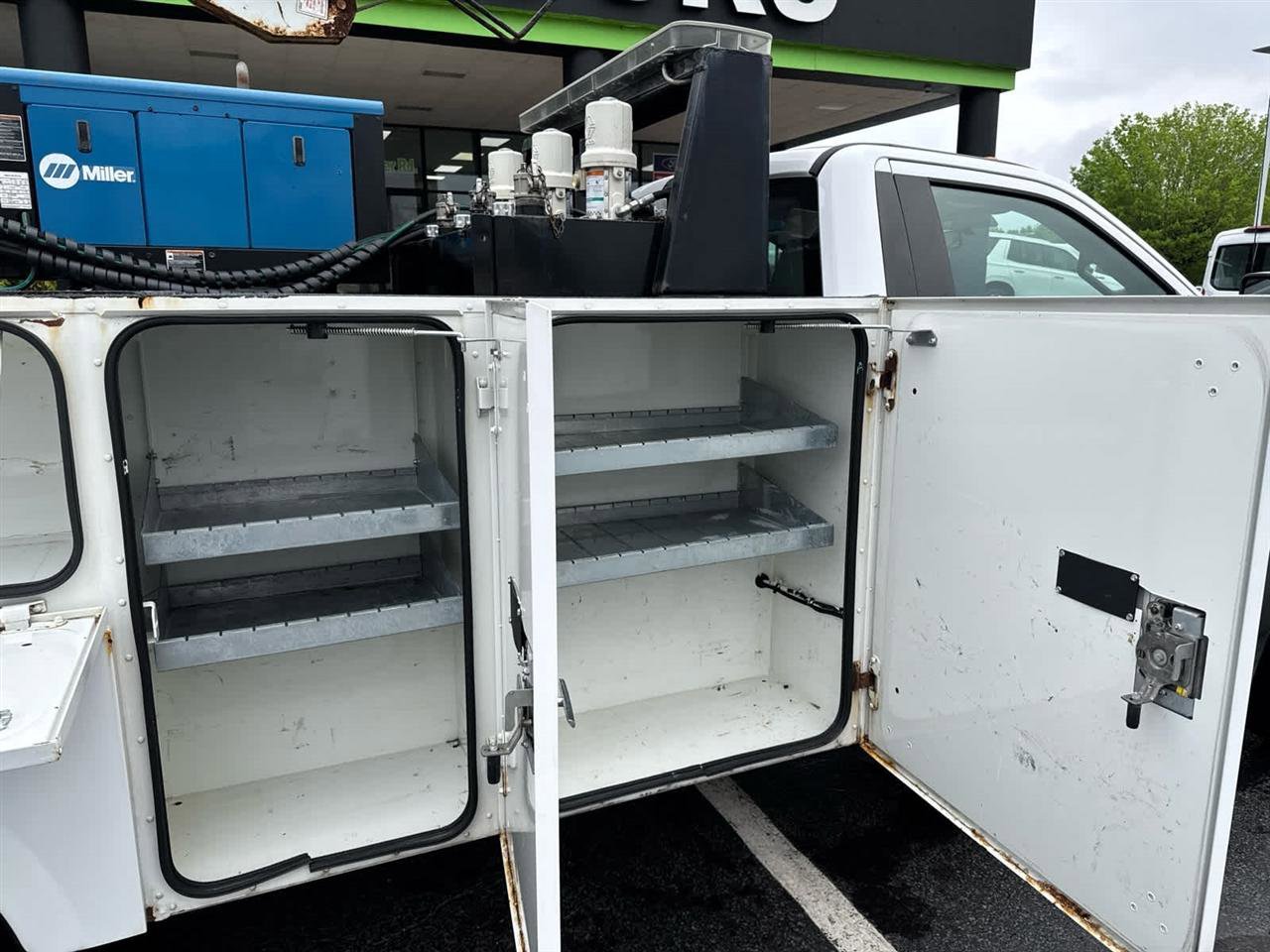 Used 2019 Ford F550 4x4 Regular Cab Super Duty image 10