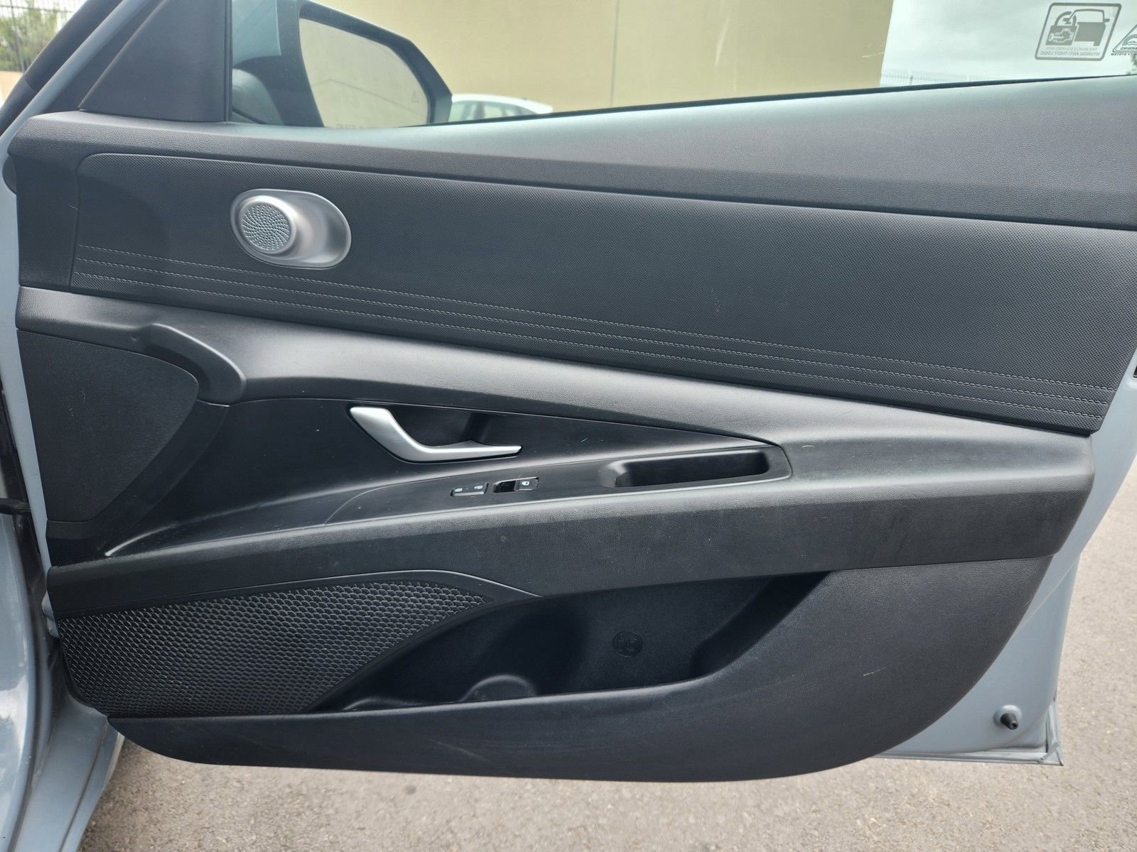 Used 2021 Hyundai Elantra SE FWD image 22