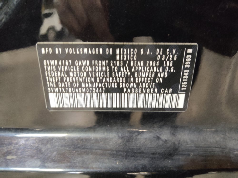 Used 2025 Volkswagen Jetta SE FWD image 33