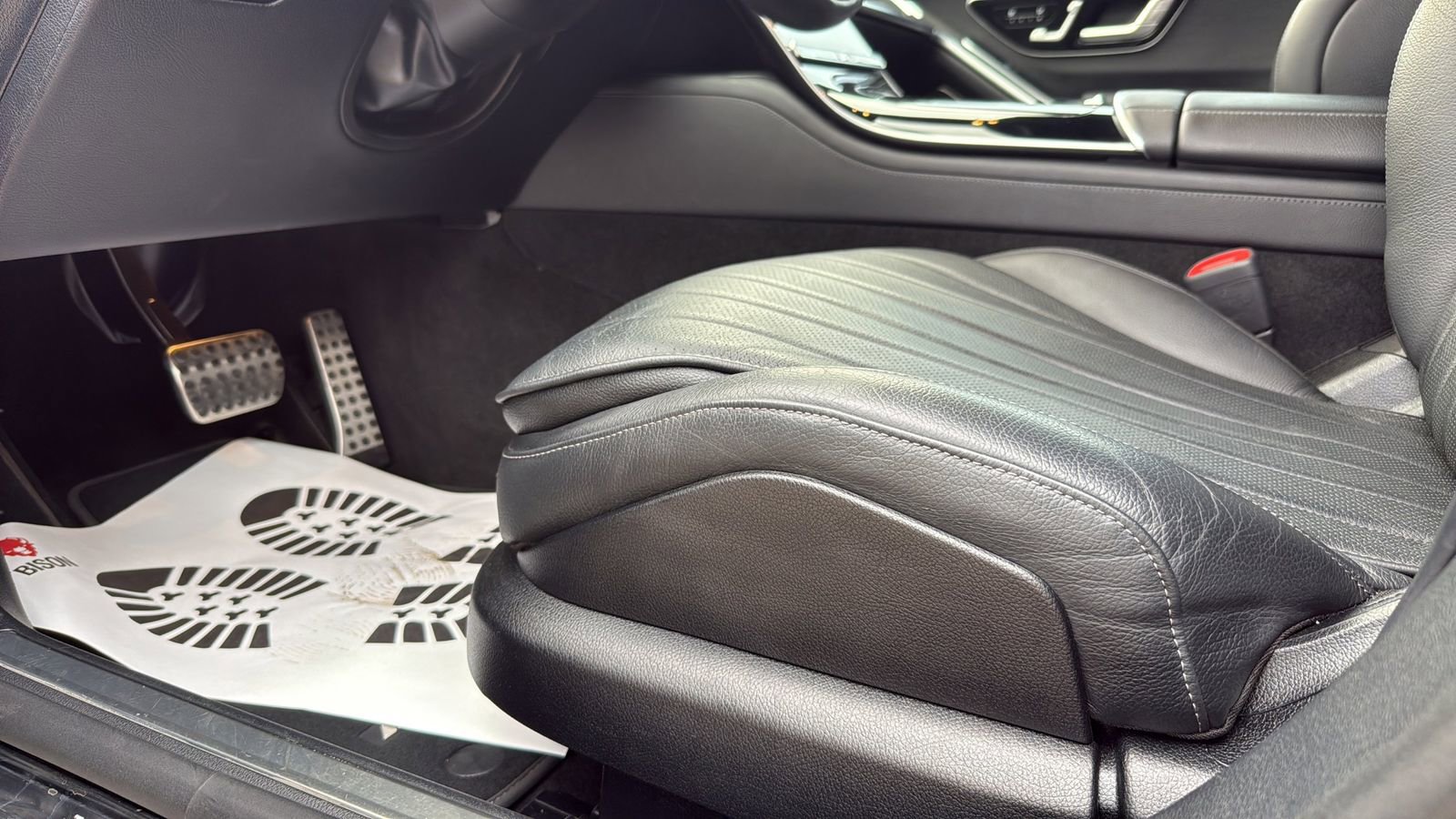 Used 2023 Mercedes-Benz S 500 4MATIC w/ AMG Line image 39