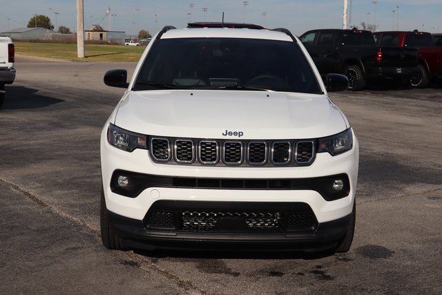 New 2026 Jeep Compass Latitude image 16