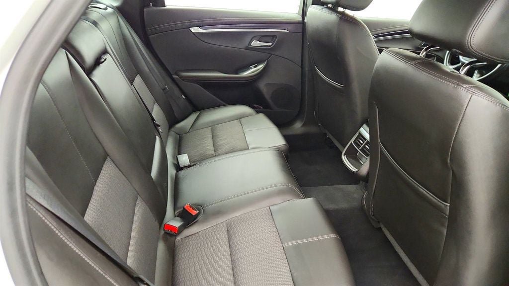 Used 2017 Chevrolet Impala LT w/ Convenience Package FWD image 21