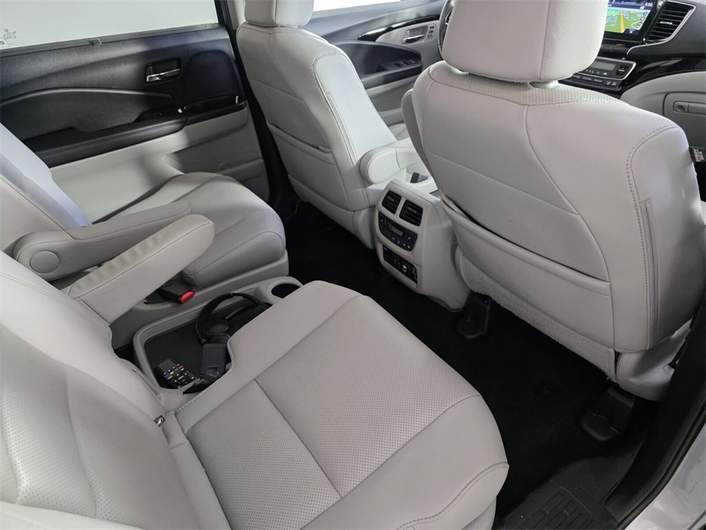 Used 2022 Honda Pilot Elite image 37