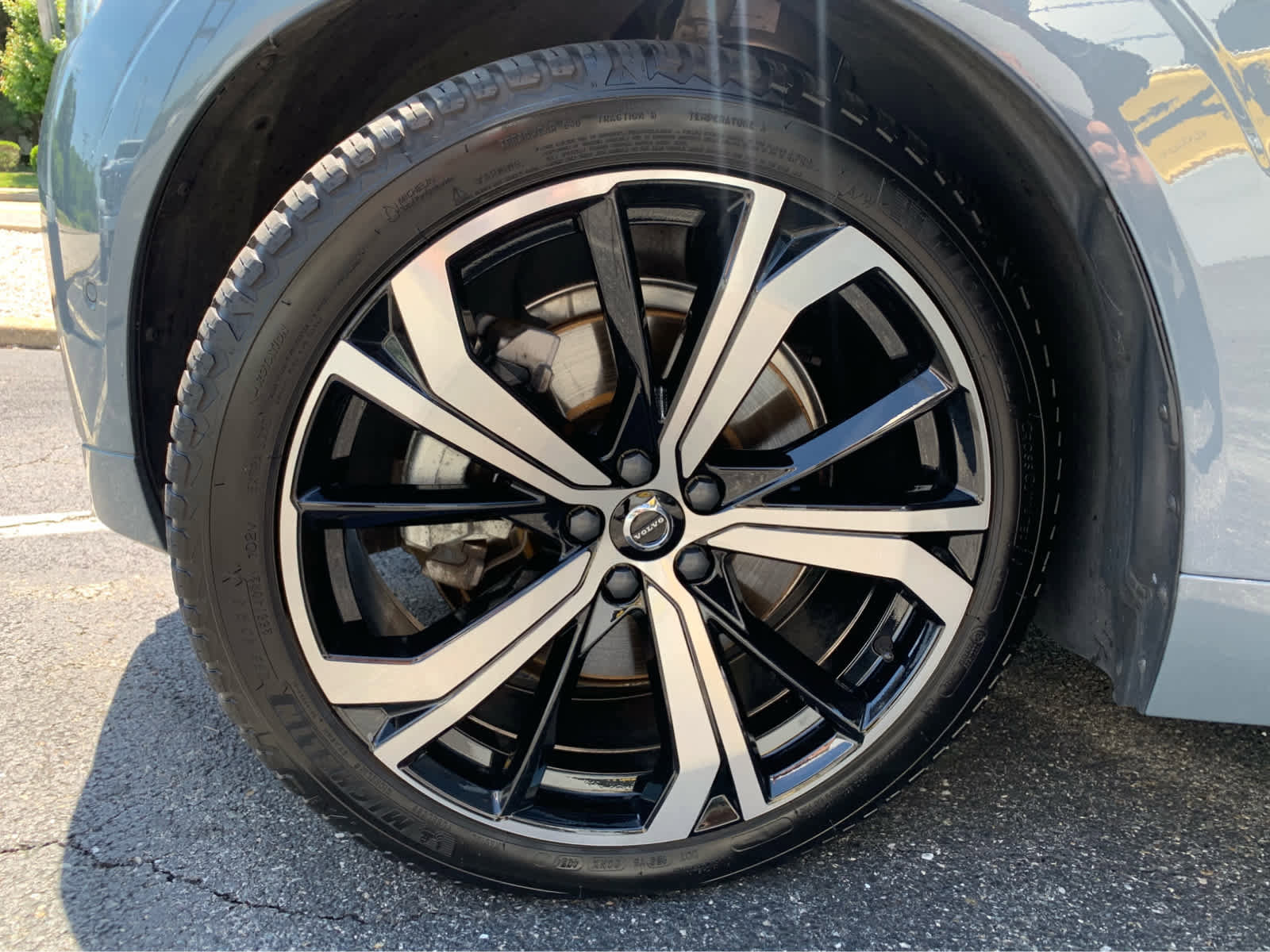 Used 2022 Volvo XC60 T8 R-Design w/ Advanced Package AWD/4WD image 8