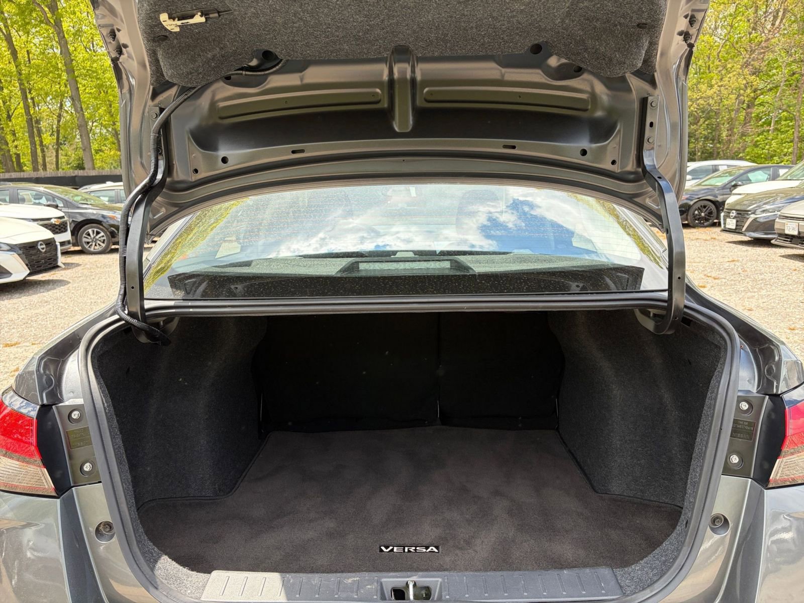 Used 2025 Nissan Versa SV FWD image 29