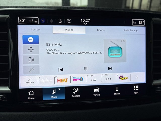 Used 2024 Chrysler Pacifica Touring-L image 10