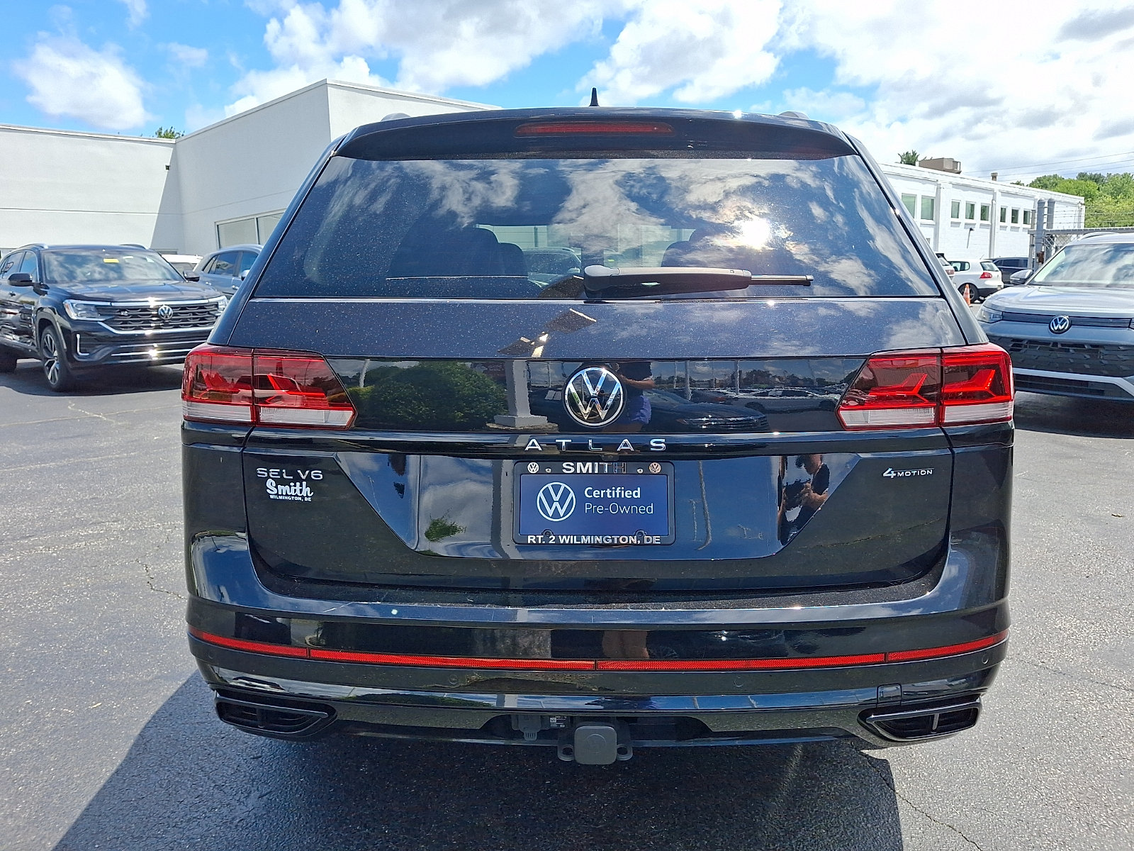 Certified 2023 Volkswagen Atlas SEL R-Line AWD/4WD image 5