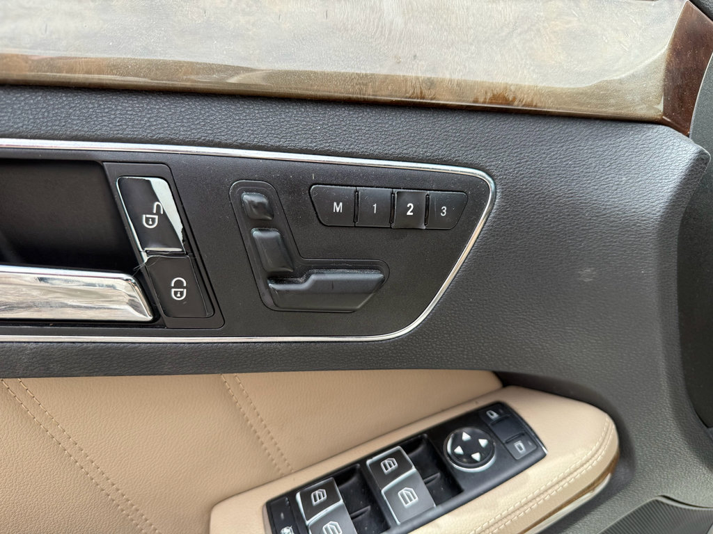 Used 2010 Mercedes-Benz E 350 Luxury image 13