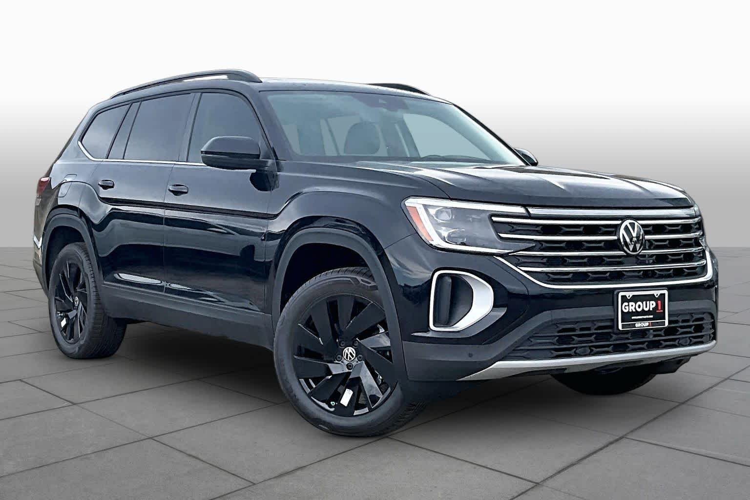 New 2026 Volkswagen Atlas SE FWD image 2