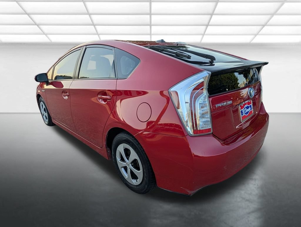 Used 2015 Toyota Prius Four FWD image 2