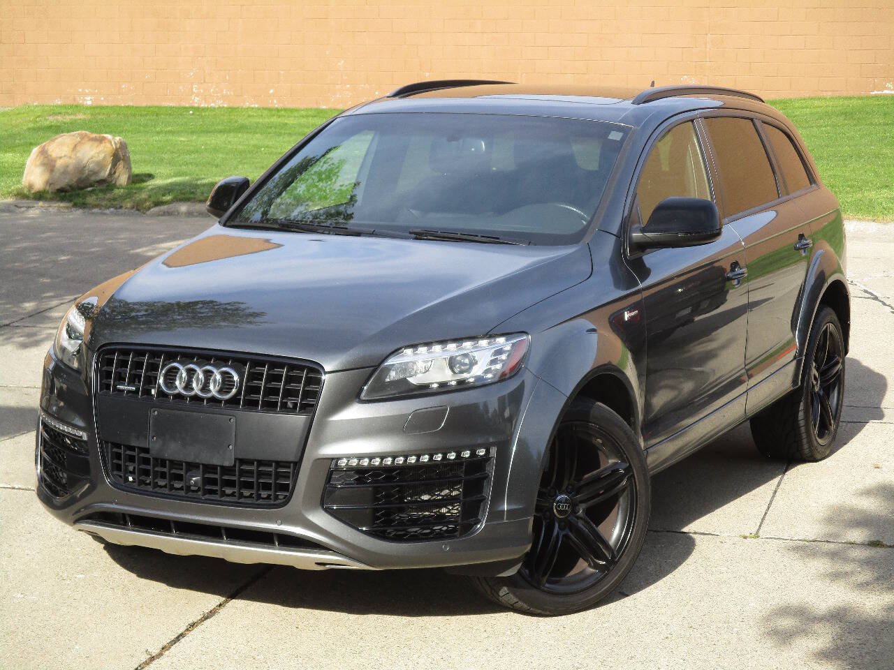 Used 2015 Audi Q7 3.0T S line Prestige w/ Sport Edition AWD/4WD image 4