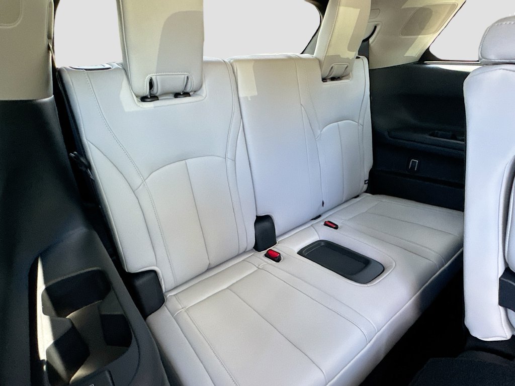 Used 2027 INFINITI QX60 Luxe w/ Cargo Package FWD image 30