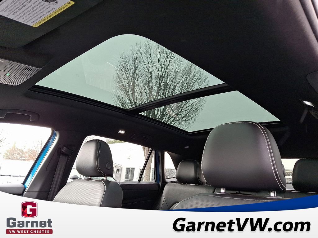 Certified 2024 Volkswagen Atlas Cross Sport SEL R-Line image 15