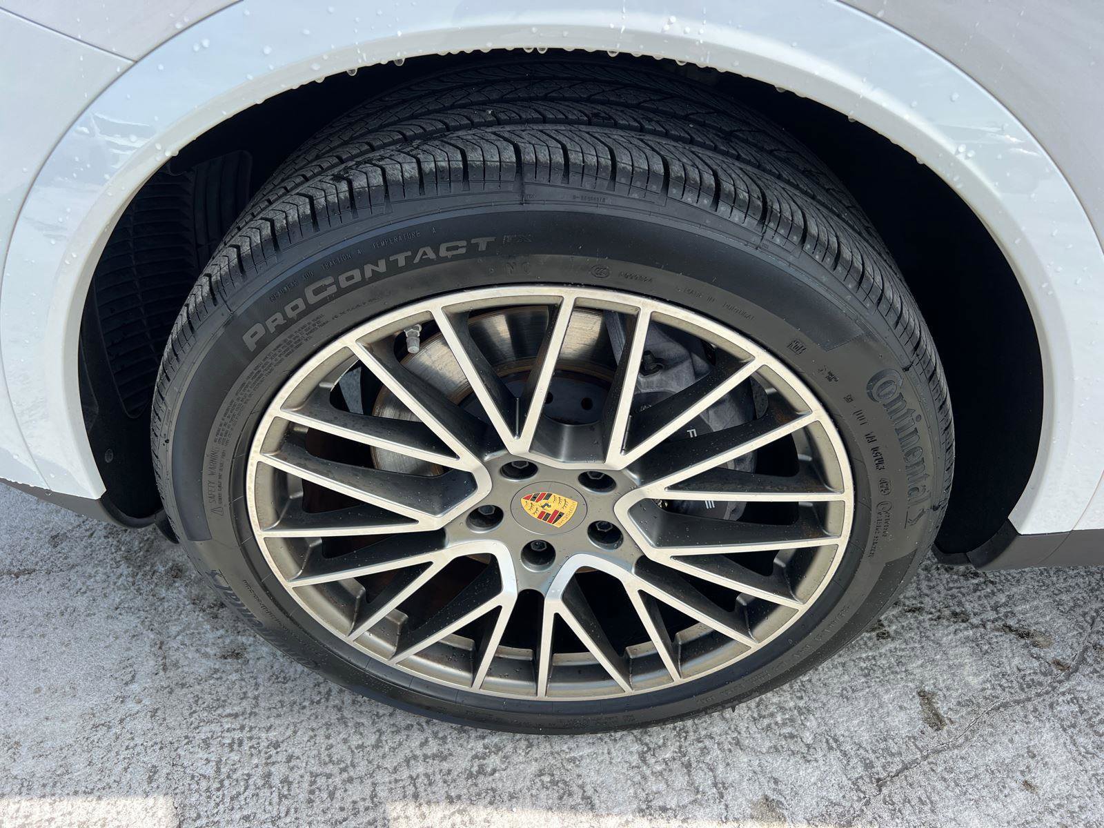 Used 2023 Porsche Cayenne Platinum Edition AWD/4WD image 11