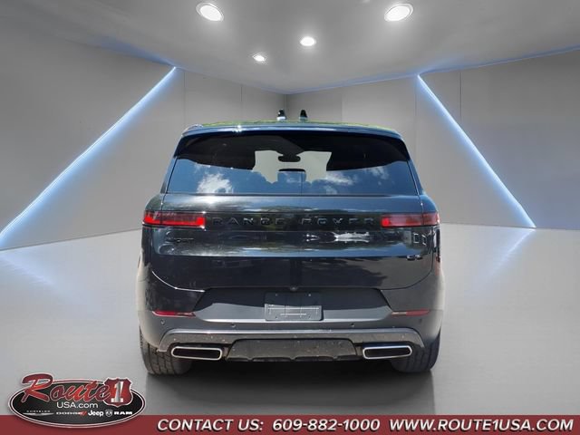 Used 2025 Land Rover Range Rover Sport SE AWD/4WD image 5