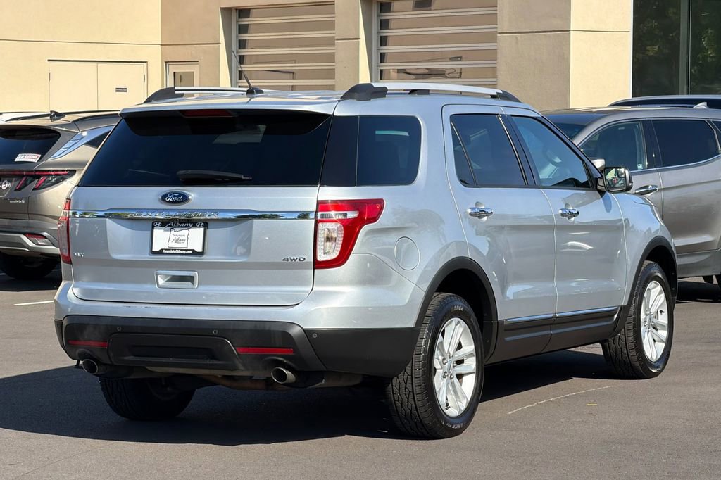 Used 2013 Ford Explorer XLT AWD/4WD image 4