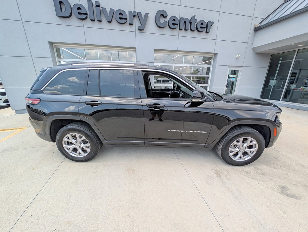 Used 2022 Jeep Grand Cherokee Limited image 5