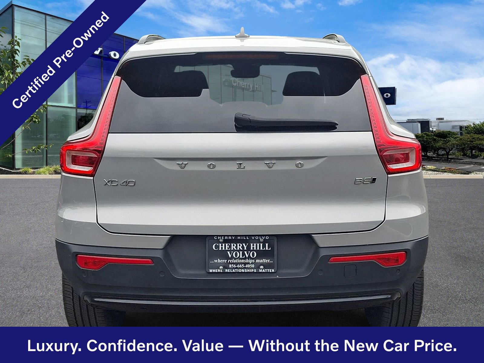 Certified 2024 Volvo XC40 B5 Plus w/ Protection Package Premier AWD/4WD image 6