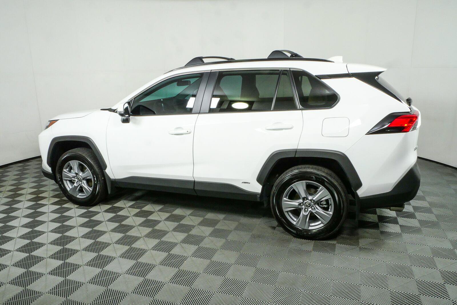 Used 2025 Toyota RAV4 XLE w/ Convenience Package AWD/4WD image 28