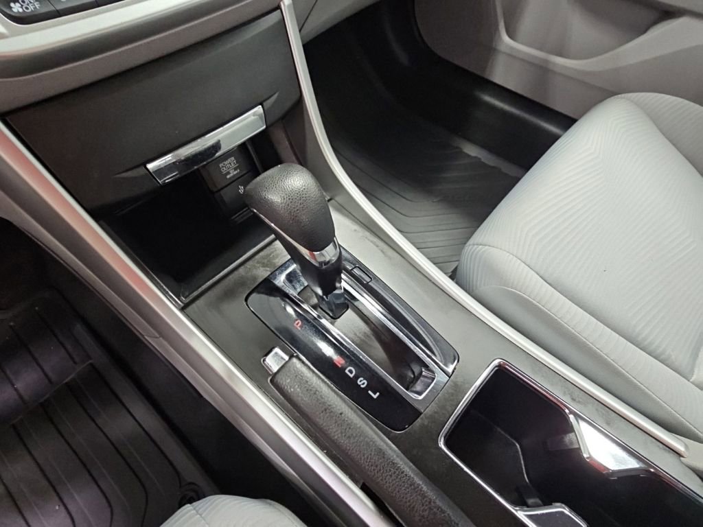 Used 2015 Honda Accord LX image 19