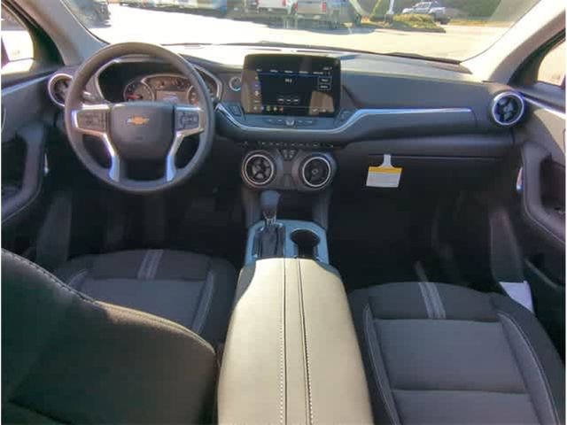 New 2025 Chevrolet Blazer LT w/ Driver Confidence Package FWD image 19