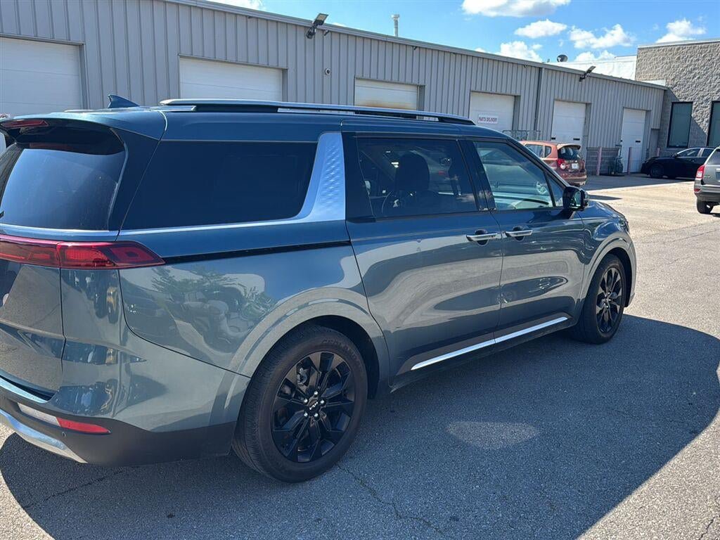 Used 2024 Kia Carnival SX FWD image 4