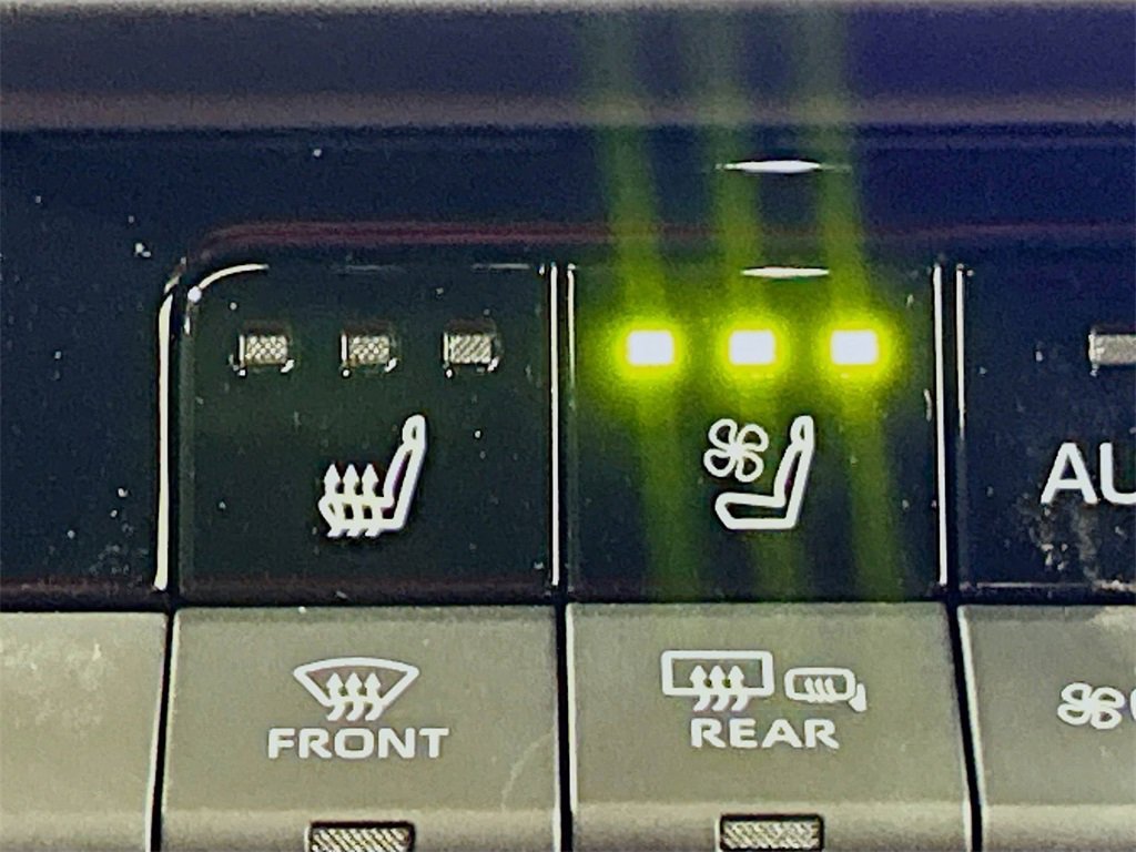 New 2025 Toyota Crown Signia image 19