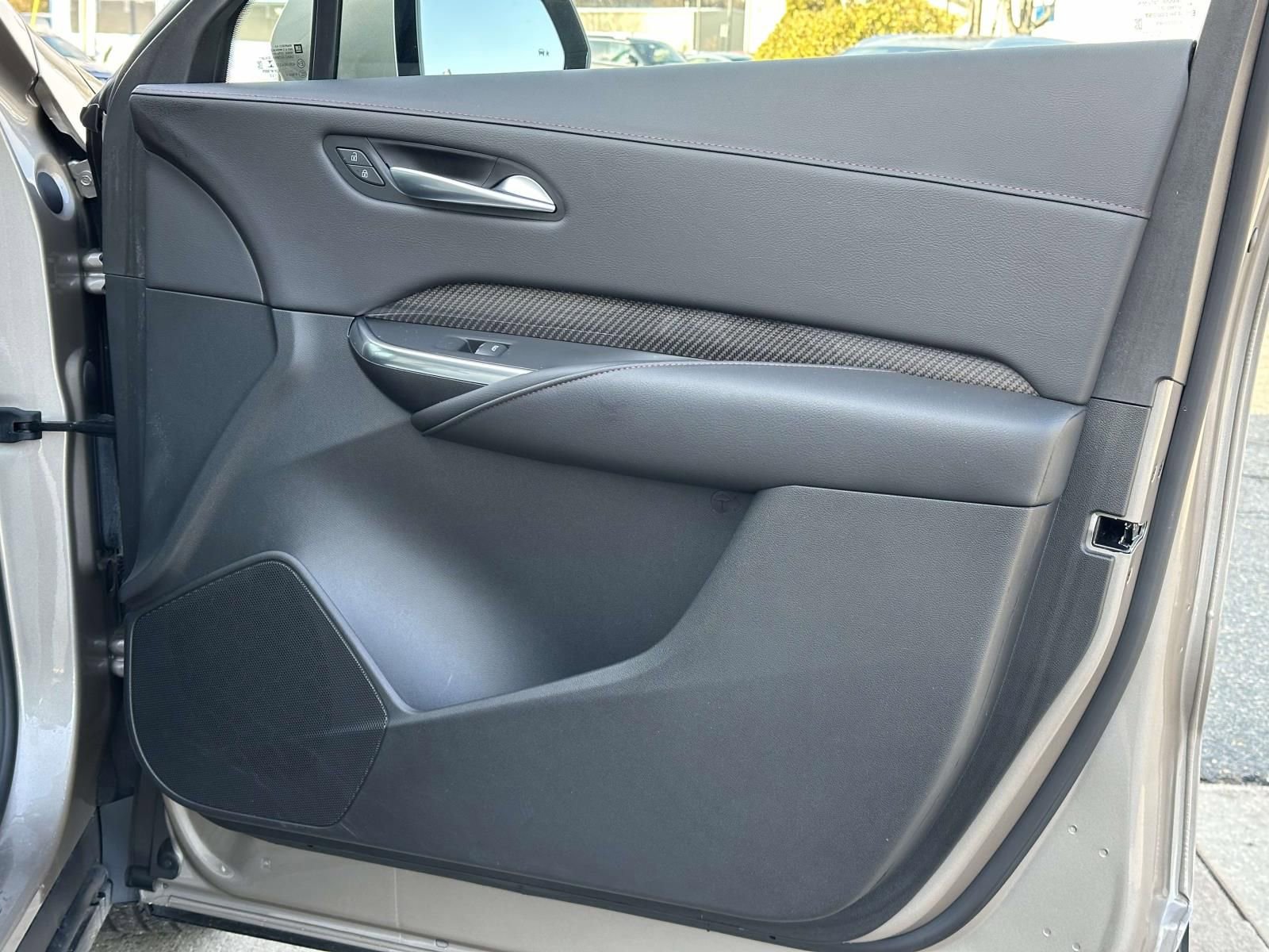 Used 2023 Cadillac XT4 Sport image 9