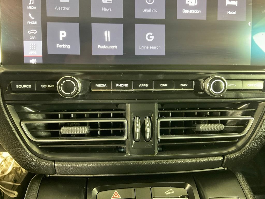 Used 2021 Porsche Macan AWD/4WD image 40