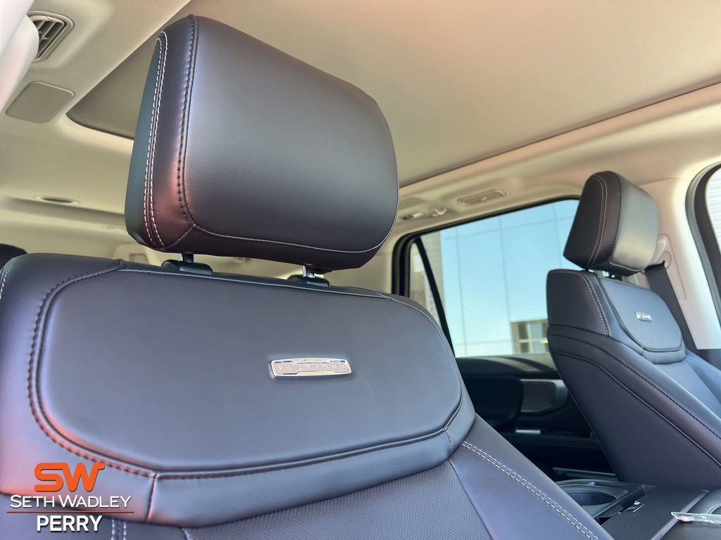 New 2025 Ford Expedition Platinum w/ Driver's Package image 16