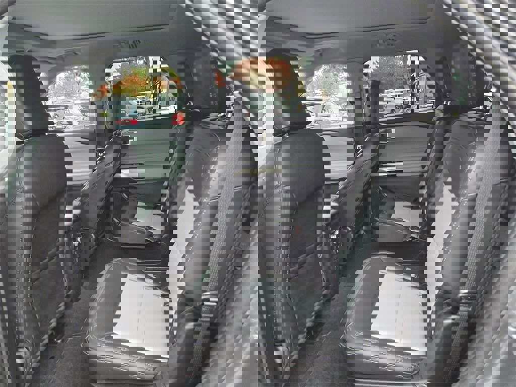 Used 2023 Ford Explorer XLT w/ Equipment Group 202A image 10